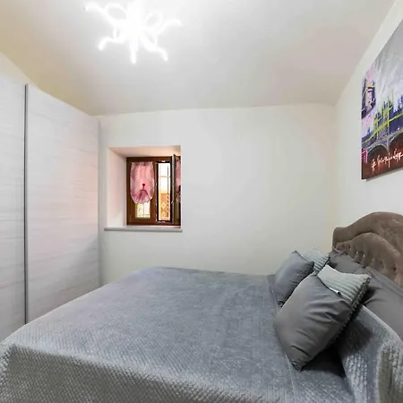 Da Bianca A Step From The Palace * 베나리아 리알레