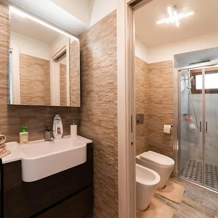 아파트 Da Bianca A Step From The Palace 베나리아 리알레