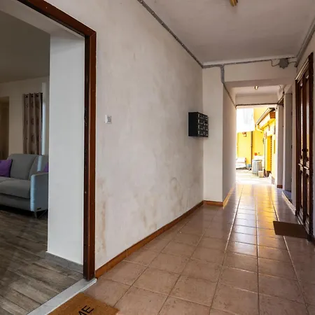 Da Bianca A Step From The Palace Apartment